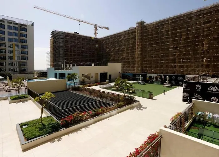 Brown Stone - Dubai Miracle Garden Una